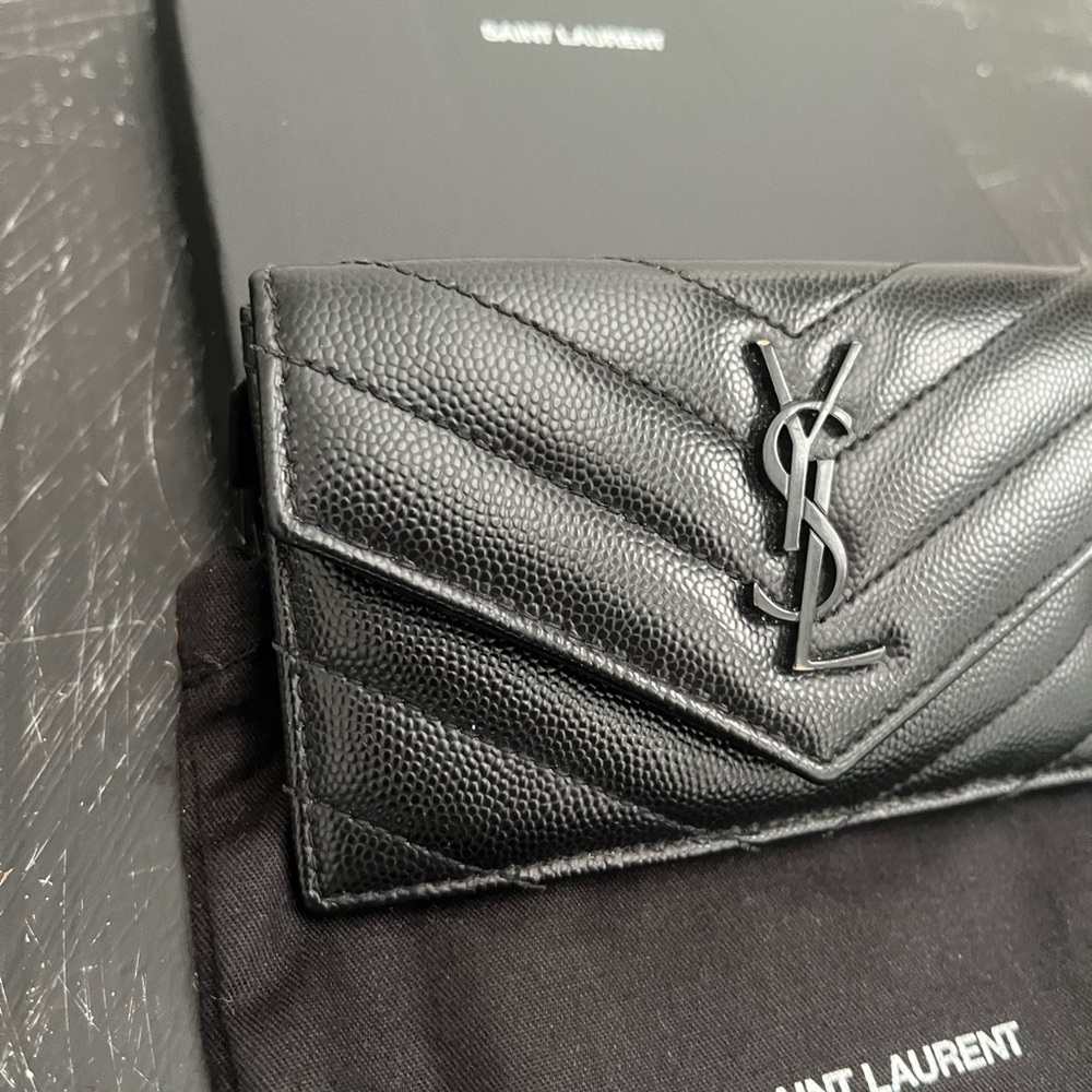 Yves Saint Laurent Black Quilted Wallet - Picture 11 of 17